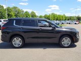 Used 2024 Mitsubishi Outlander ES image 2