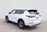 New 2025 Mitsubishi Outlander SE image 2