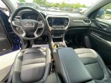 Used 2023 GMC Acadia SLT image 2