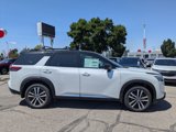 New 2025 Nissan Pathfinder Platinum image 2