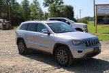 Used 2020 Jeep Grand Cherokee Limited w/ Luxury Group II image 2