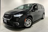 Used 2023 Chrysler Pacifica Touring-L image 3
