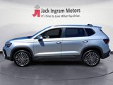 New 2025 Volkswagen Taos SE image 2