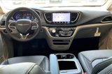 New 2023 Chrysler Pacifica Touring-L image 4