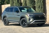 New 2025 Volkswagen Atlas Peak Edition SE image 2