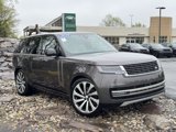 Used 2025 Land Rover Range Rover SE image 3