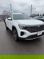 Used 2024 Volkswagen Atlas SE image 2