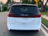 Used 2024 Chrysler Pacifica Touring-L image 5