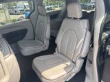 Used 2020 Chrysler Pacifica Limited image 4