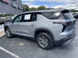 Used 2025 Chevrolet Traverse LT image 4