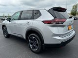 Used 2025 Nissan Rogue SV image 5