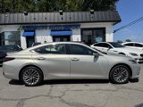 Used 2019 Lexus ES 300h w/ Luxury Package image 5