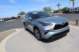 Used 2023 Toyota Highlander XLE image 3