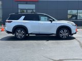 New 2025 Nissan Pathfinder Platinum image 2