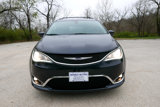 Used 2020 Chrysler Pacifica Touring-L image 3