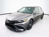 Used 2024 Toyota Camry SE image 3