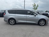 Used 2019 Chrysler Pacifica Limited image 4