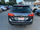 Used 2017 Volkswagen Golf SE image 6