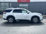 New 2025 Nissan Pathfinder SL image 2