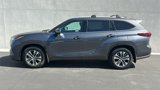 Used 2022 Toyota Highlander XLE image 5