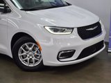Used 2022 Chrysler Pacifica Touring-L image 2