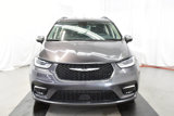 Used 2023 Chrysler Pacifica Limited image 3