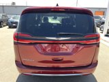 Used 2023 Chrysler Pacifica Touring-L image 4