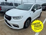 Used 2023 Chrysler Pacifica Touring-L image 2