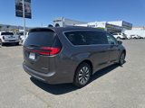 Certified 2021 Chrysler Pacifica Touring-L image 6