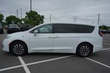 Used 2022 Chrysler Pacifica Limited image 2