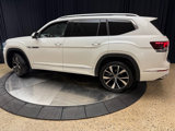 Used 2024 Volkswagen Atlas SEL Premium R-Line image 3