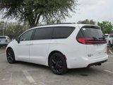 New 2025 Chrysler Pacifica Limited w/ Trailer Tow Group image 4