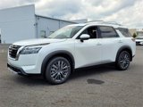 New 2025 Nissan Pathfinder SL image 3