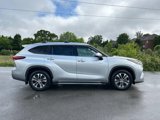 Used 2021 Toyota Highlander XLE image 2