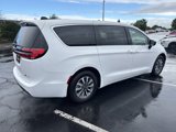 New 2025 Chrysler Pacifica Select image 3