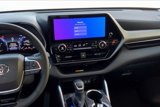 Used 2025 Toyota Highlander XLE image 6