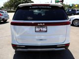 Used 2023 Kia Carnival LX image 4
