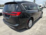 Used 2022 Chrysler Pacifica Touring-L image 5