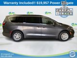 Used 2022 Chrysler Pacifica Touring-L image 4