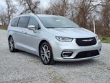 Used 2024 Chrysler Pacifica Pinnacle w/ Trailer Tow Group image 2
