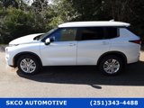 Used 2023 Mitsubishi Outlander ES image 2