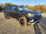 New 2025 Volkswagen Atlas Peak Edition SE image 3