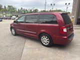 Used 2016 Chrysler Town & Country Touring image 5