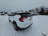 Used 2024 GMC Terrain SLT image 3