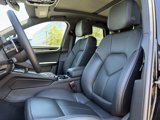 Used 2025 Porsche Macan image 5