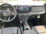 New 2025 Jeep Gladiator Rubicon image 3