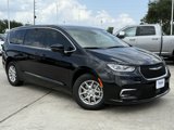 New 2025 Chrysler Pacifica Select image 2