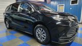 Used 2022 Toyota Sienna LE image 2