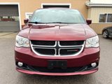 Used 2019 Dodge Grand Caravan SXT image 2