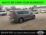 New 2025 Chrysler Pacifica Select image 4